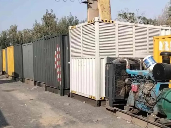 泉港200KW柴油发电机机组每小时油耗是多少?